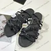 Sandalias de tacón plano trenzado para mujer Zapatos de vestir con hebilla de tobillo ajustable de diseñador Zapato casual para exteriores Diapositiva de damas Chanclas clásicas Mulas con flores Slingbacks