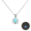 Kedjor Crystal Hollow Luminous Necklace Out Women Fashion Pendant Flower Halsband slips för bulk