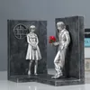 Dekorativa objekt Figurer Bookends Book Holder Banksy Sculpture Home Decoration Bookhelf Decor Living Room Library Office Display 230321