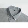 メンズカジュアルシャツスプリングメンズスリムソリッドシャツオックスフォード長袖フルボタンカジュアルシンシャツターンダウンカラーカラー衣服特大の5xl 230321