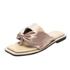 Sandalias de verano para mujeres Panada cubierta de interior de la playa Flip-Flops de la playa NUEVA Moda Femenina Femenina Desbocada Zapatos