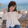 キッズシャツ女の子ホワイトレースブラウス秋の韓国ファッション子供のかわいいカジュアルターンダウンカラー長袖のシャツwtb43 230321