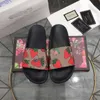 2023 Designer Hausschuhe Sandalen Männer Frauen Slides Vermillion Mineral Blue Onyx Pure Slide Slipper Sliders Ocker Bone Resin Clog Desert Ararat Runr Schuh