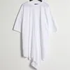 Camisetas para hombre Versión coreana de la chaqueta de moda Agujeros irregulares Camiseta suelta de manga corta con cuello redondo a juego Media manga larga