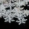 Decorações de Natal Hoomall 300pcs Plástico Branco Ornamentos de Floco de Neve White Tree Pingente /Ano da Janela Cena DIY