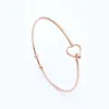 Bangle Proste Rose Gold Heart Geometryczna moda stal ze stali nierdzewnej Otwarte Kobiety Bracelets Down Bracelets Drop