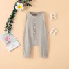 Rompers zomer geboren baby babyjongens meisjes romper jumpsuits onepiece overalls solide kleur mouwloze mousseline babykleding 230322