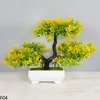 Decoratieve bloemen 1 stks kunstmatige plant bonsai plastic mini nep boom home decoratie bruiloft feest potted bureaublad ornament