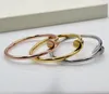 Luksurys projektanci bransoletka kobiety urok złota braclet trend moda z bransoletami butikową biżuterią