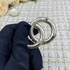 Luxus Frauen Designer Marke Brief Broschen Schmuck Handgemachte Leder Brosche Männer Heiraten Hochzeit Party Tuch zubehör