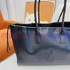 Hoogwaardige mode Luxe handtassen Tas Vrouwen Verwijderbare en verstelbare schouderband Designer Tassen Cross Body Handtas Cabas Triomphe Mini Tote Handtassen Tas