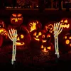 2 pièces Halloween crâne main lampadaire pelouse lanterne sol lumière LED solaire extérieur lumières guirlande vacances éclairage décoration de la maison
