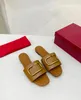 2021 kvinnors Tofflor kvinnor slides toffel Sommar Sexiga Sandaler herr lyx designers äkta läder plattform sandal Lägenheter mode Gamla blomma skor Dam Beach PL01