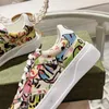 Top Dicke Sohle Freizeitschuhe Hochwertige Designer Damen Luxus Leder Graffiti Print Wasserdichte Plattform Laufschuh Sneakers