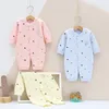 Ubrania dziecięce Rompers dla Borns Odzież Romper Four Seasons Bielizna Pure Cotton Baby Boygirl Sleep Wave Długie rękaw Pęka 230322