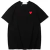 CDG Fashion Mens Play T Shirt Designer Red Heart Commes Women Shirts Des Badge Garcons High Quanlity Tshirts Cotton Embroidery Love Short Sleeved Top K8a4