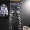 Jeans för män Europeiskt vintagemode Herr Retro Blå Elastisk Slim Fit Ripped Broderi Designer Casual Denim Pencil Byxor