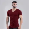 T-shirts pour hommes Marque T-shirt en coton d'été Hommes Col en V Design de mode Slim Fit Soild Sports T-shirts Homme Tops Tees T-shirt à manches courtes pour hommes W0322