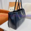 Hoogwaardige mode Luxe handtassen Tas Vrouwen Verwijderbare en verstelbare schouderband Designer Tassen Cross Body Handtas Cabas Triomphe Mini Tote Handtassen Tas