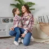 Familjsmatchande kläder Plaid Mother Daughter Bluses Set Long Sleeve Mommy and Me Clothes Autumn Mom Baby Women Girls T Shirts Dresses 230322