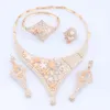 Set di gioielli di lusso color oro Dubai per le donne Collana di cristallo Orecchini Bangle Ring Set Gioielli regalo per la festa nuziale della sposa
