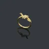 Оригинальное дизайнерское кольцо с гравировкой с бриллиантом и Т-узлом, экстравагантное кольцо из розового золота, НЕ из нержавеющей стали, кольца с буквами для женщин и мужчин, свадебные украшения, женские вечерние подарки