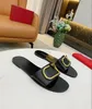 2021 kvinnors Tofflor kvinnor slides toffel Sommar Sexiga Sandaler herr lyx designers äkta läder plattform sandal Lägenheter mode Gamla blomma skor Dam Beach PL01