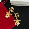 Moda D Letra Perla estrella de mar Pendientes de botón Ágata chapada en oro de 18 quilates para Mujeres Niñas Día de la madre de San Valentín Boda Cumpleaños Diseñador Joyas Regalos DER2 ---006