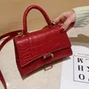 2023 Hot Lady Shopping Bags Fashion Handväskor Kvinnor Totes Axelkors Kropp Half Moon Luxury äkta läder Klassiska retro handväska plånböcker hanterar fyrkantig brun