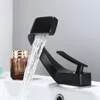 Robinet de lavabo monté sur le pont de la salle de bain Robinet d'évier noir Robinet d'eau chaude et froide mitigeur mitigeur de salle de bain