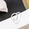 Pierścienie klastra Koreańska wersja srebra z perłowym pierścieniem niszowym moda moda prosta osobowość lekki luksusowy palc wskazujący