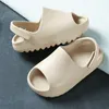 Sandalen Sommer leicht für Kinder Kleinkind Slip on Mode Jungen Mädchen Schaumstoff Strandschuhe Slides Outdoor Knochen Harz Wasser 230322