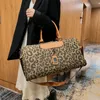 Duffle Bagss Ny Oxford -tyg Lätt en axelhandväska Trend Leopard Tryck stor kapacitet Business Travel Dual Use Short Distance Bag 230316