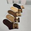 Automne femmes sport moderne broderie chaussette mode classique conception chaussettes haute qualité G lettre motif sous-vêtements taille uniforme avec boîte.