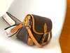 Designväskor för kvinnor lyxiga axelväskor hobo väska på plånböcker ny fashional berömd mode högkapacitet läder handväskor diamantgitter läder handväska