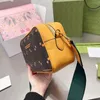 Borsa per fotocamera Borsa a tracolla con marchio Co Borsa da donna Portafoglio unisex sul petto Lettere di moda Tracolla larga staccabile Cerniera Hardware Borse per telefono da uomo di grande capacità