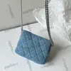 23p Blue Denim Camellia Tote Hobo Sacs Classic Mini Purse matelassé avec coeur Crush Berne Valentin Collection Silt Metal Hardware Chain épaule Sac à main 20 cm