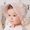 Kaps hattar sommar ihålig baby hatt prinsessa flickor nyfödda spets blomma mössa med bågar fast färg spädbarn snörning hattar