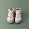첫 워커 베이비 양말 신발 소프트 고무 밑창 아이 플로어 스니커즈 부티 유아 여자 보행자 유아 귀여운 만화 아이 소년