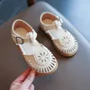 Sandaler Girls Children's Hollow Soft Sole Shoes Carved Fashion Princess Beach Cut Outs 230322