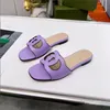 Nuevas zapatillas de moda para mujer, sandalias planas de diseñador, chanclas de playa informales de cuero, talla 35-44