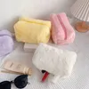 Pouche à crayon à crayons mignonnes, petit sac de maquillage en peluche sac à fermeture éclair de voyage cosmétique sac multifonction, esthétique, étude à la stationnaire fournit des fournitures 1222340