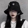 와이드 브림 모자 블랙 하라주쿠 몰 고스 모자 여성 남성 소녀 펑크 Emo Dark Academic Aesthetic Cross Brim Caps Fairy Grunge Hat Bucket Alternative G230323