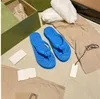 أعلى 2024 مصمم أزياء السيدات Flip Flop Simple Youth Slippers أحذية Moccasin مناسبة لصيف الربيع والفنادق الشواطئ 35-42