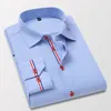 Mens Casual Shirts Quality Mens Long Sleeve Oxford randig casual skjorta Front Patch Regularfit Button Down Collar Thick Work Shirts 230323