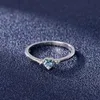 Imitacja Topaz Blue Heart Cyrron Pierścienie dla kobiet biżuteria z kryształowym zaangażowaniem ślubu cienki pierścień