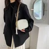 イブニングバッグ女性小フラップバッグ高品質のコーデュロイファブリックトートハンドバッグチェーンチェーン肩のクロスボディウォームタッセルクラッチ財布