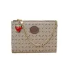 Pochette Sacs à main Chaîne Sac à bandoulière Femmes Fourre-tout Sac à main Porte-monnaie Cuir de vachette Classique Lettre Imprime Poche pour carte Pendentif Fraise