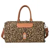 Duffle Bagss Ny Oxford -tyg Lätt en axelhandväska Trend Leopard Tryck stor kapacitet Business Travel Dual Use Short Distance Bag 230316