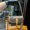 Дизайнерские сумки кожаные сумки на плече рассылают модные сумочки кросс -кузовые женщины роскошные классические кожаные сумки для мессенджер